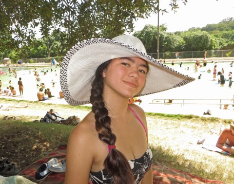 deep eddy pool floppy hat girl austin