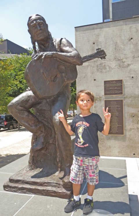 austin willie statue acl w hotel 