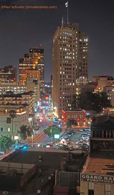 Hotel Contessa City View at night