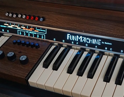 fun machine by baldwin keyboard analog synthesizer