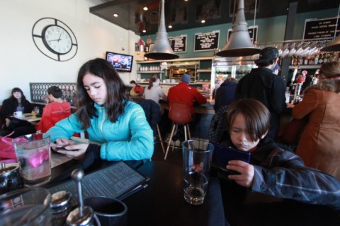 kids on pause at 24 diner