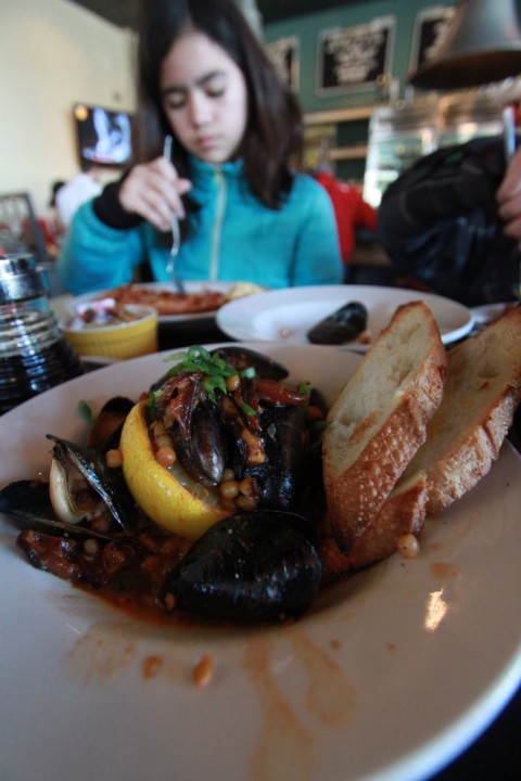 mussels at 24 diner austin