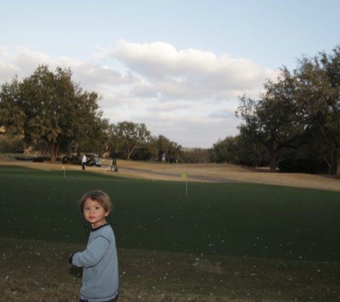toddler runs wild on austin coutnry club golf course
