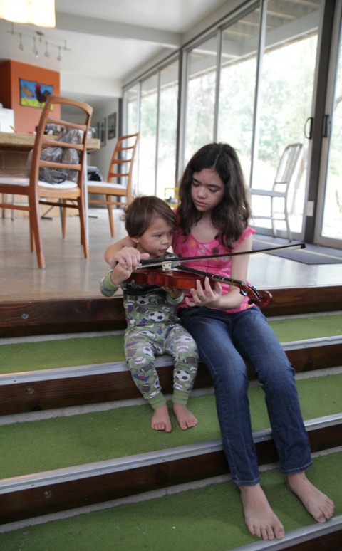 toddler with violin