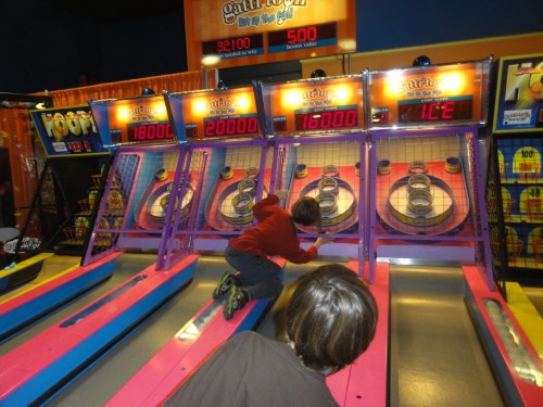 cheating the skee-ball game gatti town cheating the skee-ball game gatti town