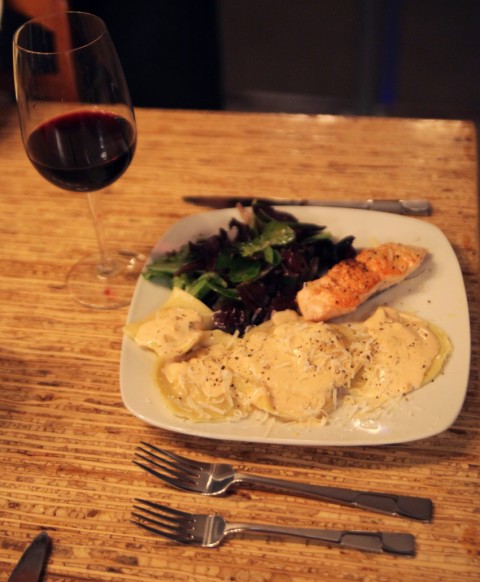 matching silverware! matching silverware!