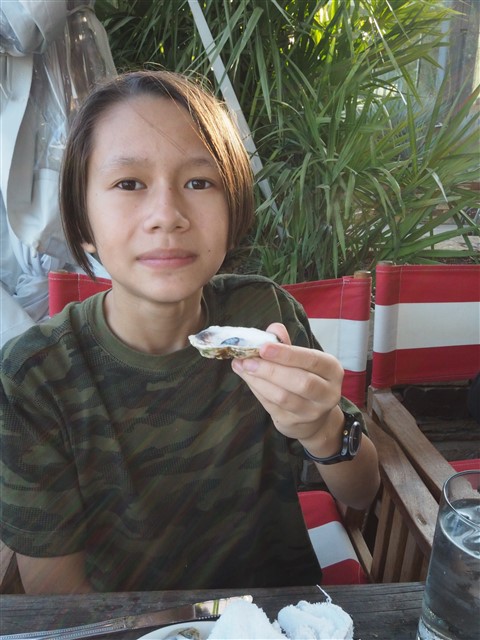 conway royale pei oyster at perla's austin