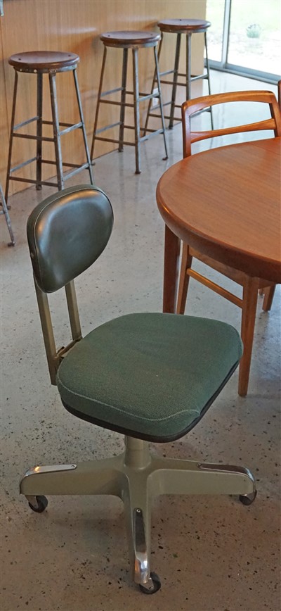 mcm tanker rolling desk chair