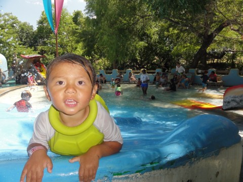 kiddie pool at schlitterbahn kiddie pool at schlitterbahn