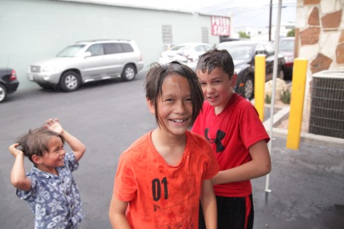 kids cooling of in the mister at chicken shit bingo