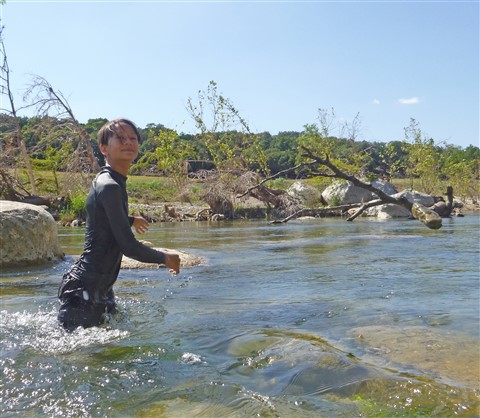 levitating rocks in the blanco river
