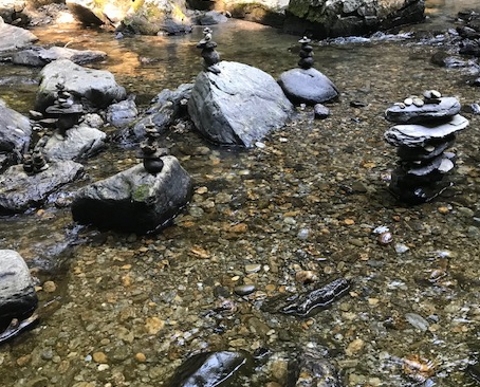 rock stacking towers of stone 