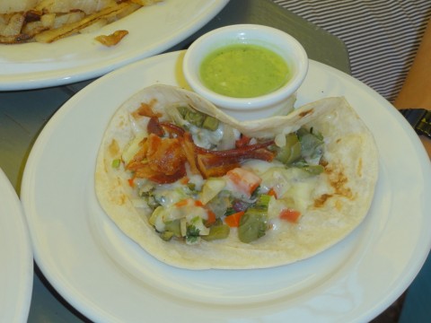taco con nopales, bacon y queso @ takoba austin tx