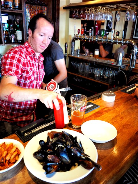 mussels at Nyk's bistro montreal