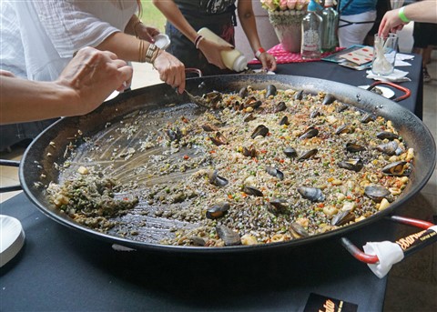 blanton b scene barlata paella