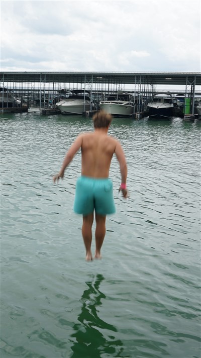 lake travis mud shark houseboat jumper