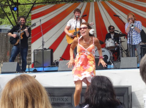 happy dancing hippy lady sxsw dan mangan 2012 austin happy dancing hippy lady sxsw dan mangan 2012 austin
