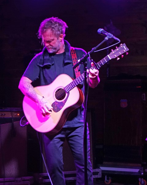 anders osborne at the scoot inn austin tx with brady blade