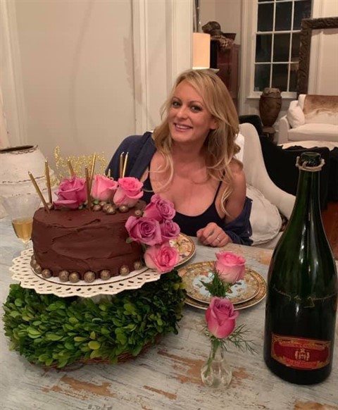 stormy daniels birthday cake