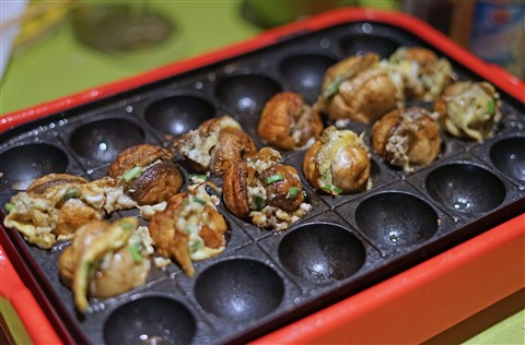 mushroom balls takoyaki device