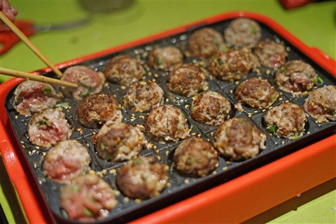 takoyaki machine meatballs