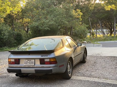 porsche 944 is good to look at