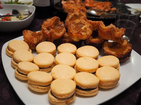 homemade macarons with papaya and tamarind 