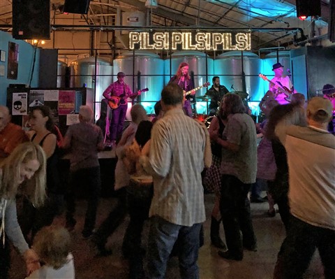 strahan and the good neighbors at ABGB