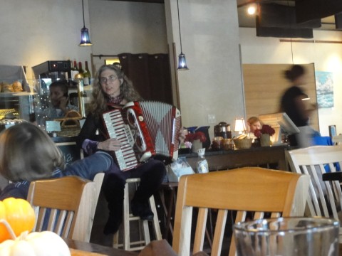 accordian player at blue dahlia westlake accordian player at blue dahlia westlake