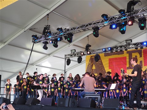 stuart murrdoch belle ans sebastian austin barton hills choir acl 2014