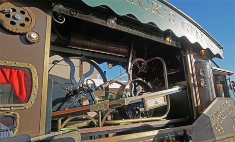 Hendrick's Grand Garnisher