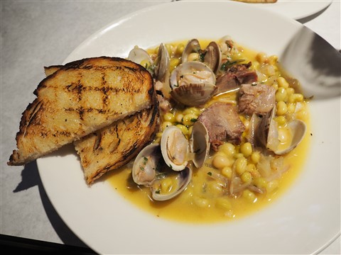 lark on park dallas beggar's banquet