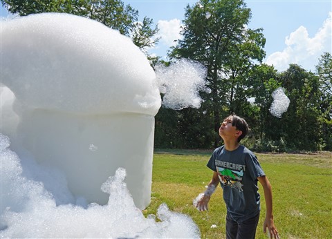 strange pilgrims laguna gloria bubbles