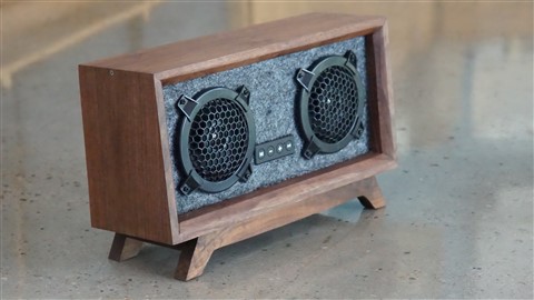 mcm console stereo bluetooth desktop