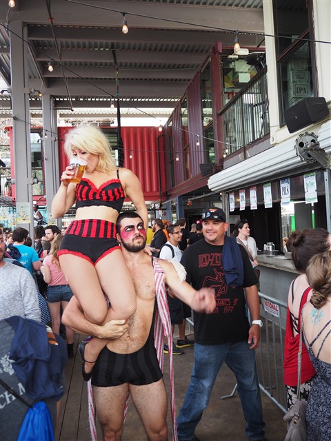 lagunitas brewing sxsw container bar couch tripping